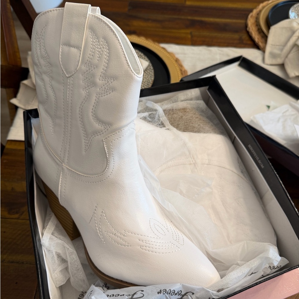 White Cream Western Ankle Boot with Stacked Heel